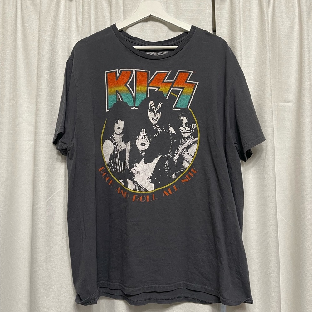 VINTAGE KISS BAND SHIRT